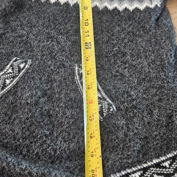 Andes Alpaca Fringed Hoodie Black/Cream Womens S/M Kangaroo Pockets - Picture 8 of 16